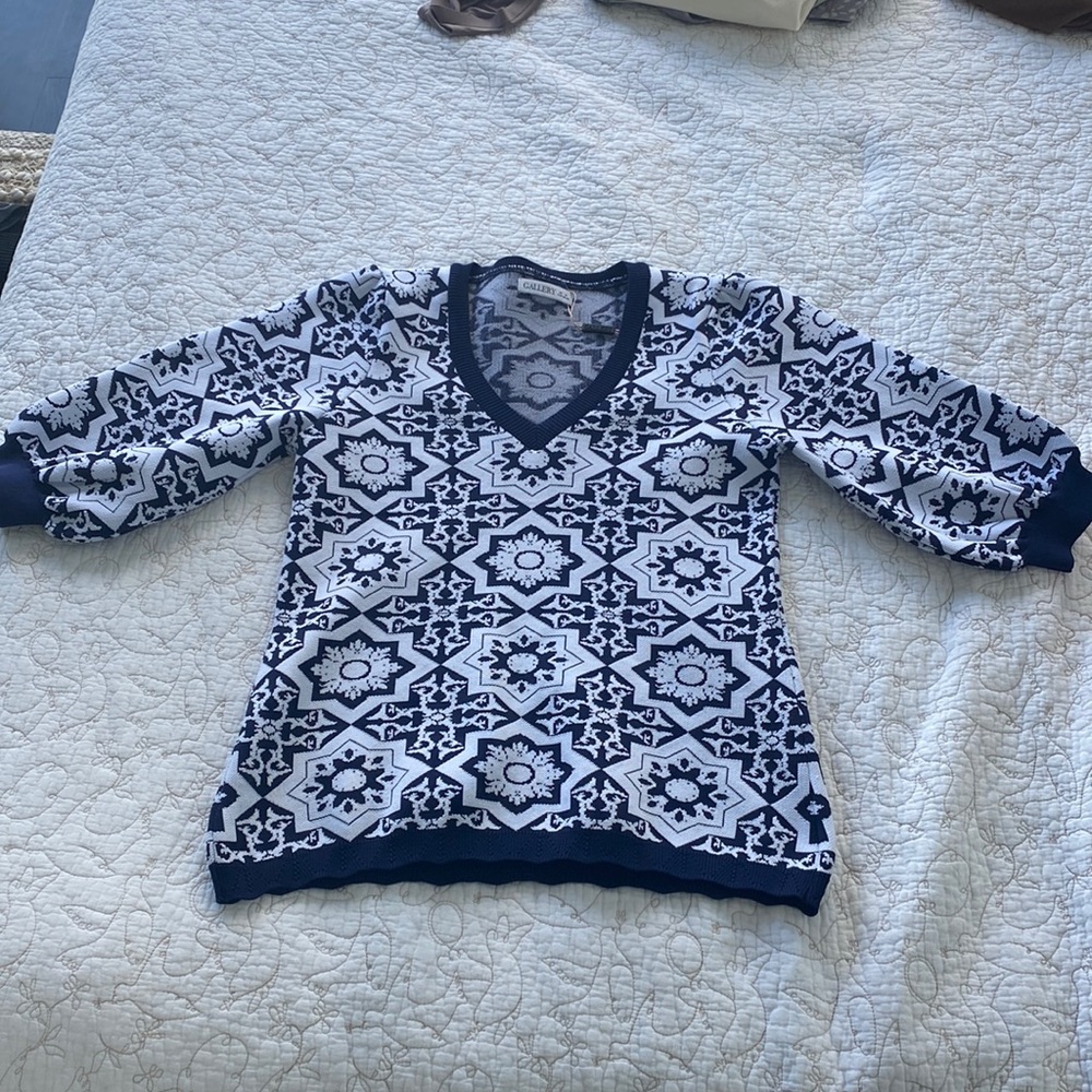 Patterned 3/4 sleeve sweater